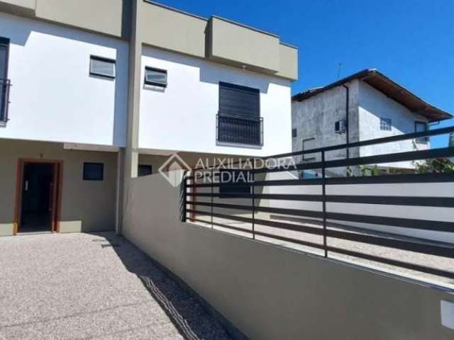 Casa com 3 quartos para alugar na Rua da Plenitude, 56, Campeche, Florianópolis, 138 m2 por R$ 6.000