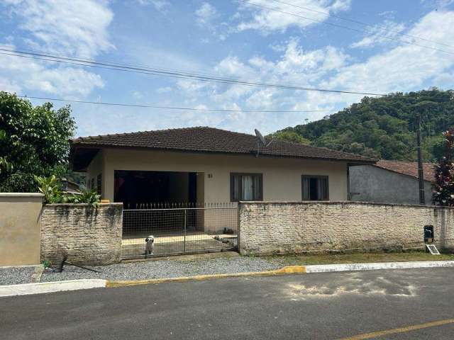 Casa para Venda em Guaramirim, Centro, 3 dormitórios, 1 banheiro, 1 vaga