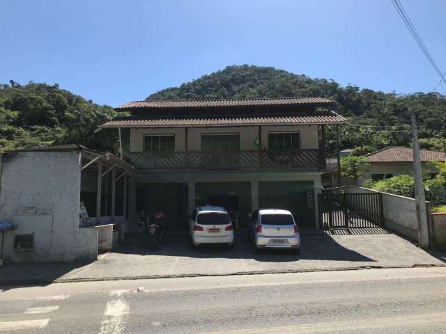 Casa para Venda em Guaramirim, Figueirinha, 4 dormitórios, 2 banheiros, 2 vagas