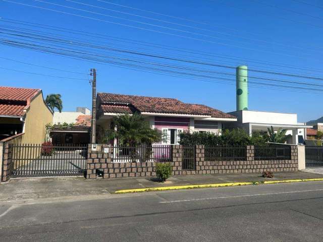 Casa para Venda em Jaraguá do Sul, Ilha da Figueira, 3 dormitórios, 2 banheiros, 2 vagas