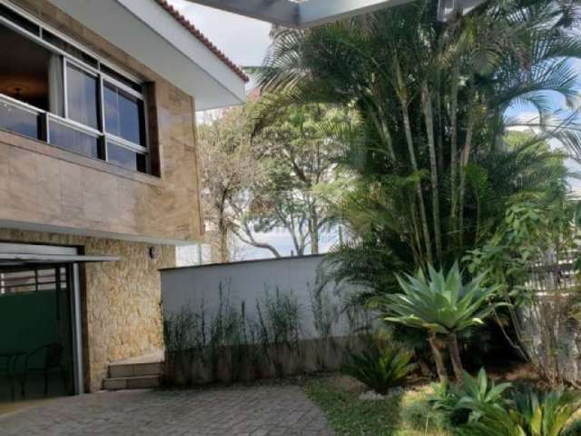 Casa com 401 m² à venda no Jardim São Bento - SP.  3 salas, 3 dormitórios, 7 vagas de garagem