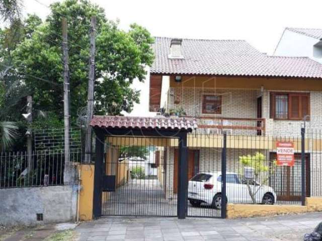 Casa com 3 dormitórios para alugar, 396 m² por R$ 2.200,00/mês - Cavalhada - Porto Alegre/RS