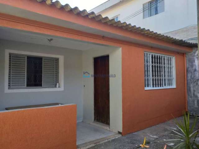 Casa com 02 Dormitórios na Vila Campestre