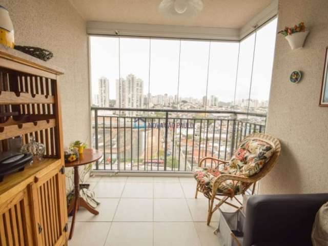 Apartamento em Andar Alto, Varanda Envidraçada, Semimobiliado, com 3 dorm, 1 suíte e 2 vagas