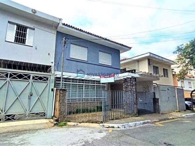 Casa com 03 dormitorios, 2 vagas e edicula ao lado do Metrô Saúde.