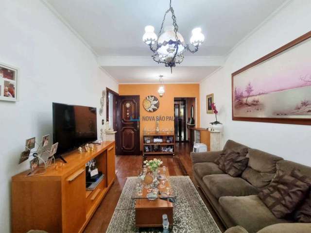 Casa à venda, com 283 m², 4 dormitórios, 2 suítes, 2 vagas, na Vila Mascote.