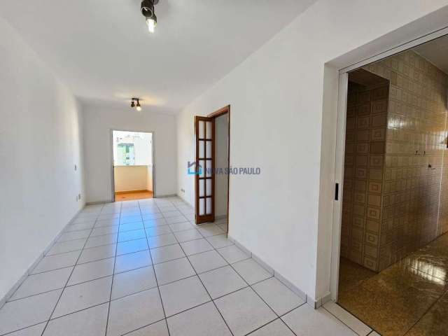 Apartamento à venda na Vila Clementino com 2 quartos mais 1 reversível, 1 vaga de garagem.