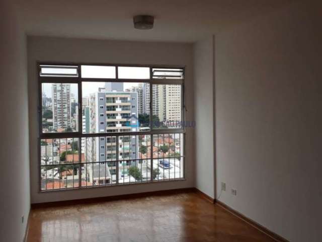 Amplo apartamento na melhor localização de Mirandópolis