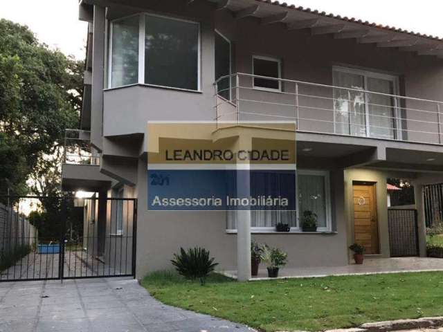 Casa de condomínio 3 dormitórios à venda no Bairro Cantegril com 280 m² de área privativa - 2 vagas de garagem