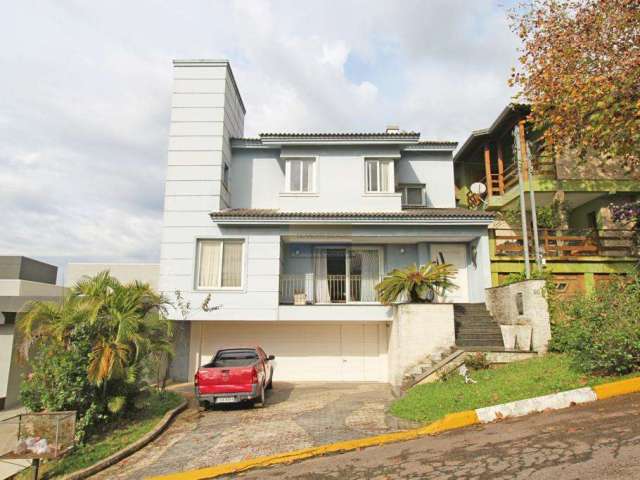 Casa de condomínio 4 dormitórios à venda no Bairro Cantegril com 380 m² de área privativa - 2 vagas de garagem