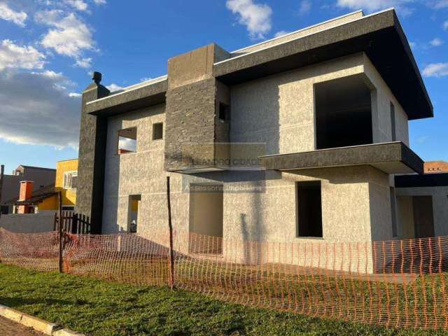 Casa de condomínio 3 dormitórios à venda no Bairro Cantegril com 260 m² de área privativa - 2 vagas de garagem