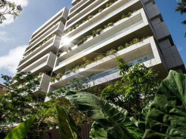 Apartamento 3 dormitórios à venda no Bairro Moinhos de Vento com 388 m² de área privativa - 4 vagas de garagem