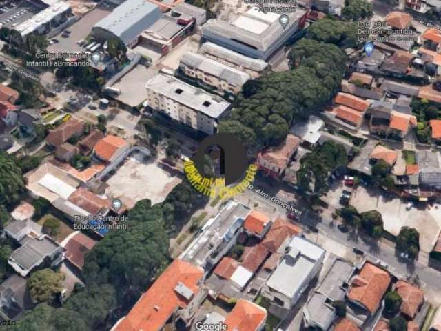 Terreno de 200m² à venda no bairro Água Verde,  Curitiba - PR