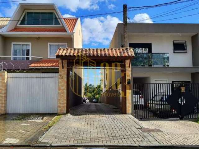 Casa de Condomínio com 3 quartos no Uberaba em Curitiba
