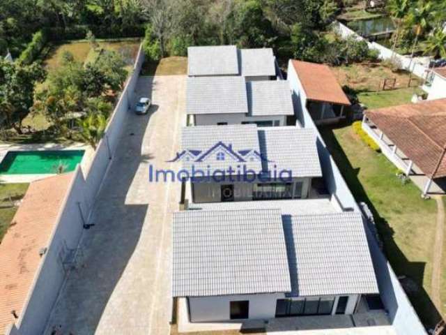 Casa em condomínio fechado com 3 quartos à venda no Chácaras Fernão Dias, Atibaia  por R$ 690.000