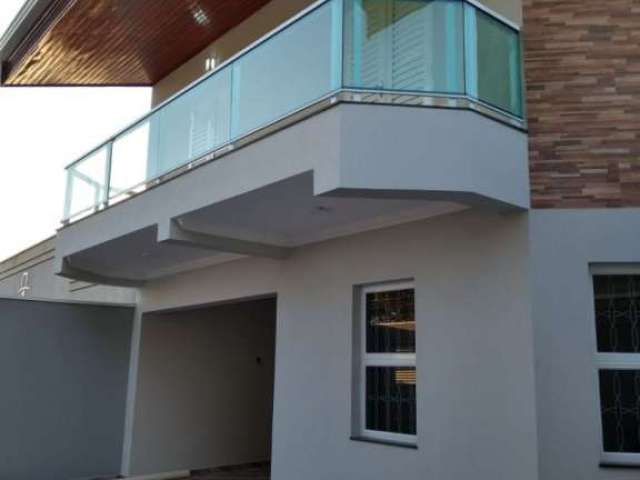 Linda casa com 4 dormitórios à venda, 260 m² por R$ 900.000 - Jardim Brasil - Americana/SP