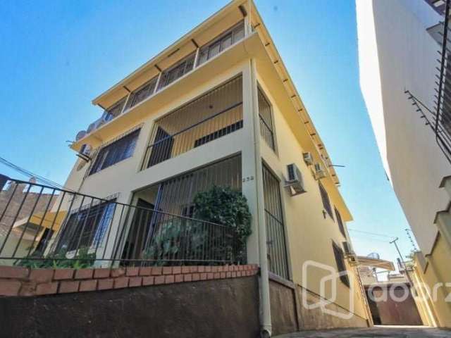Casa com 7 quartos à venda na Rua Monte Arraes, 230, Nonoai, Porto Alegre, 330 m2 por R$ 880.000