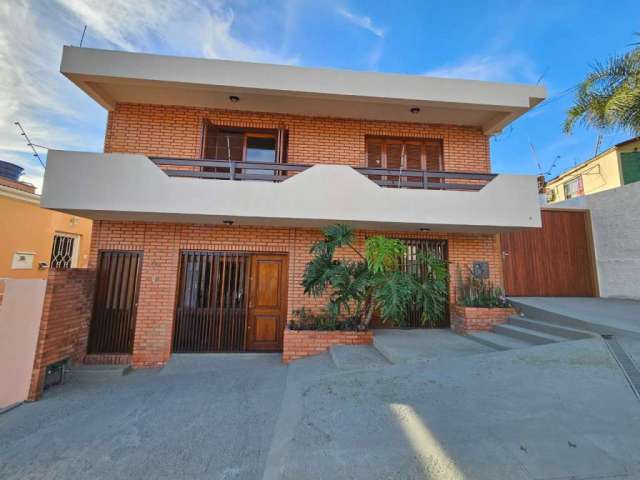 Casa com 5 quartos à venda na Doutor Elbios Gonçalves, 76, Hidráulica, Santana do Livramento, 160 m2 por R$ 850.000
