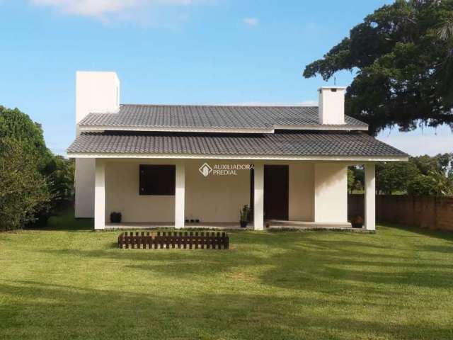 Casa com 3 quartos à venda na IZABEL IDALINA FERREIRA, 976, Ressacada, Garopaba, 786 m2 por R$ 901.000