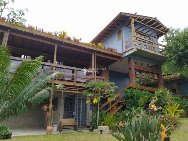 Casa com 3 quartos à venda na DAS TARTARUGAS, 980, Capão, Garopaba, 600 m2 por R$ 1.700.000