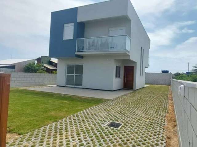 Casa com 2 quartos à venda na DARIL CABRAL DA SILVA, 883, Itapiruba, Imbituba, 70 m2 por R$ 400.000