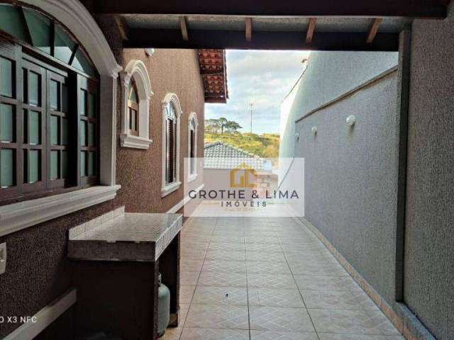 Casa com 3 dormitórios à venda, 130 m² por R$ 590.000,00 - Villa Branca - Jacareí/SP