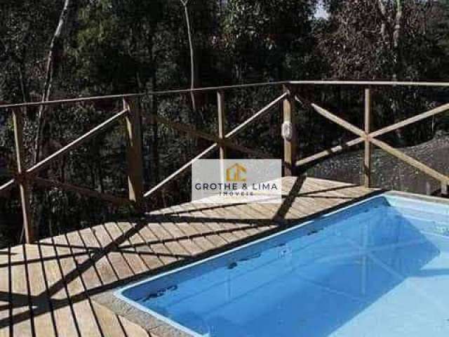 Sobrado com 4 dormitórios à venda, 240 m² por R$ 1.600.000,00 - Água Santa - Campos do Jordão/SP
