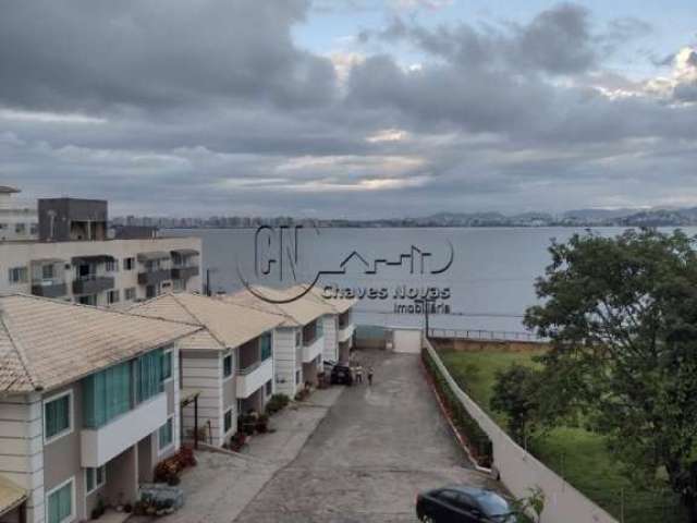 Casa em condomínio fechado com 3 quartos à venda no Ponta de Baixo, São José  por R$ 650.000
