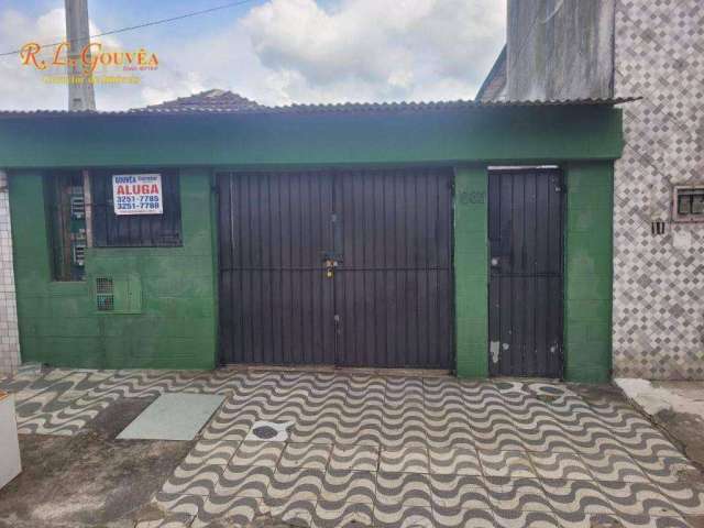 Casa com 2 dormitórios para alugar por R$ 1.800,01/mês - Vila Nossa Senhora de Fátima - São Vicente/SP