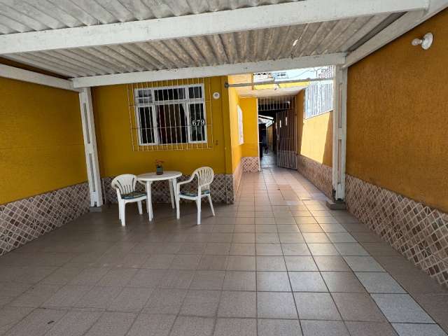Casa 2 dormitórios no centro da Vila Caiçara- Praia agrabde-SP