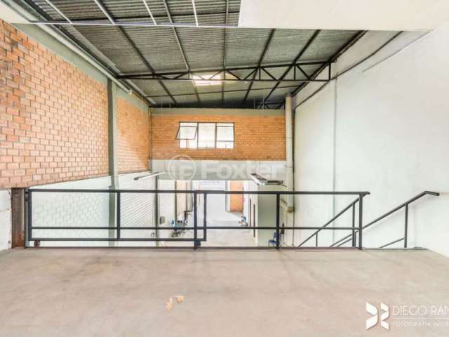 Barracão / Galpão / Depósito com 1 sala à venda na Rua Padre Diogo Feijó, 625, Navegantes, Porto Alegre, 245 m2 por R$ 530.000