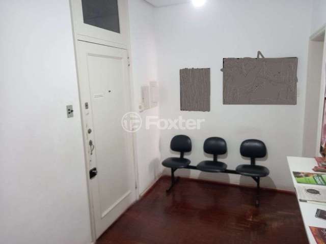 Sala comercial com 3 salas à venda na Avenida Borges de Medeiros, 308, Centro Histórico, Porto Alegre, 57 m2 por R$ 200.000