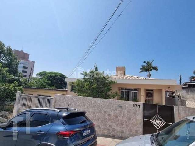 Casa com 4 quartos à venda na Rua Clemente Rovere, 171, Centro, Florianópolis, 334 m2 por R$ 1.500.000