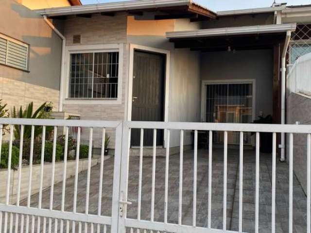 Casa geminada a venda de 02 Dormitórios com mobíla planejada no Bairro Bela Vista -Palhoça-SC