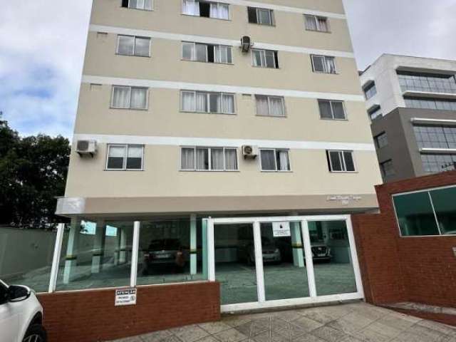 Apartamento localizado na rua principal do bairro Roçado sendo dois dormitórios