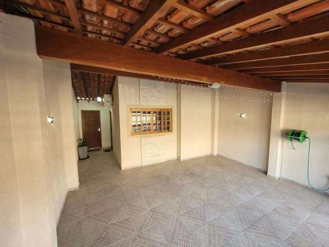 Casa com 3 quartos à venda na Bortolo dos Santos, 733, Residencial e Comercial Vila Verde, Pindamonhangaba por R$ 420.000