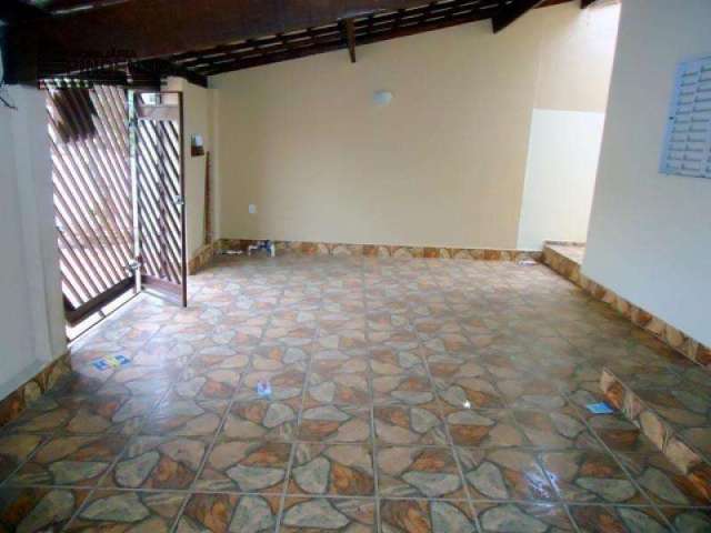 Casa com 2 quartos à venda na Avenida Arnaldo Felipe Sbruzzi, 111, Piracangaguá, Taubaté por R$ 280.000