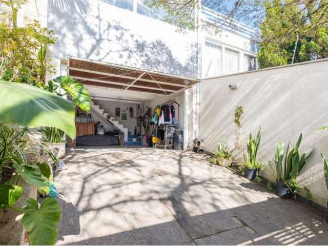 Casa com 3 quartos à venda na Rua Guilherme Asbahr Neto, 463, Chácara Monte Alegre, São Paulo por R$ 2.750.000