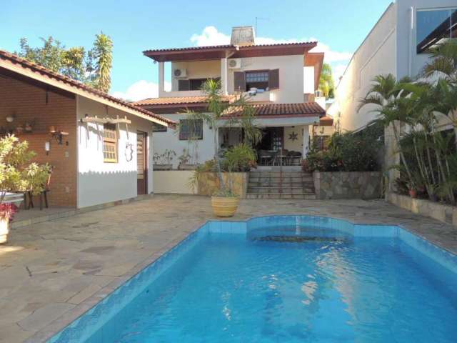 Casa com 3 quartos à venda no Portal das Colinas, Guaratinguetá , 345 m2 por R$ 1.600.000