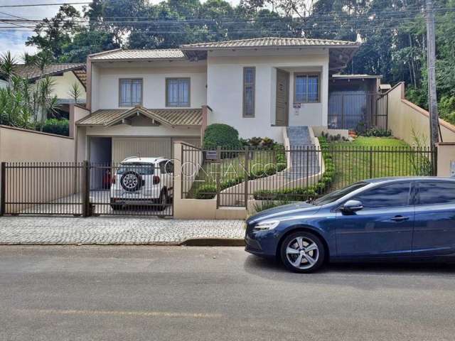 Casa com 3 quartos à venda na Rua dos Bandeirantes, Glória, Joinville, 194 m2 por R$ 869.900