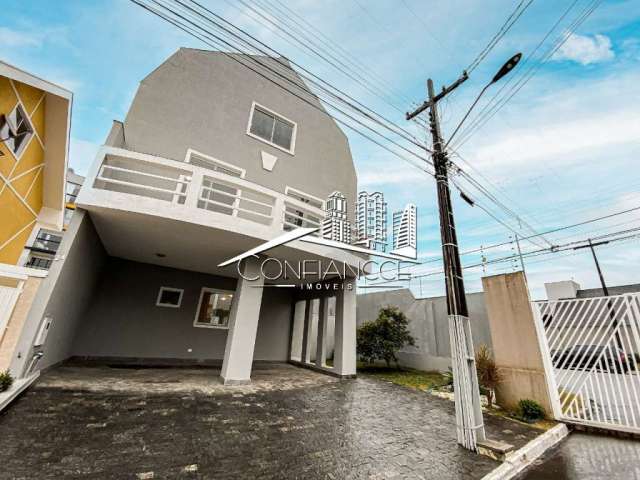 Casa em condomínio fechado com 4 quartos para alugar na Rua João Batista Dallarmi, Santo Inácio, Curitiba, 420 m2 por R$ 7.900