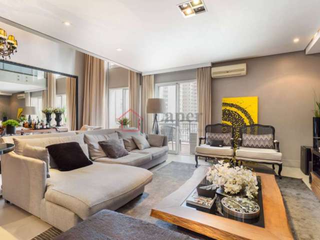 Locação de lindo apartamento mobiliado alto padrão de 163 m² em Moema