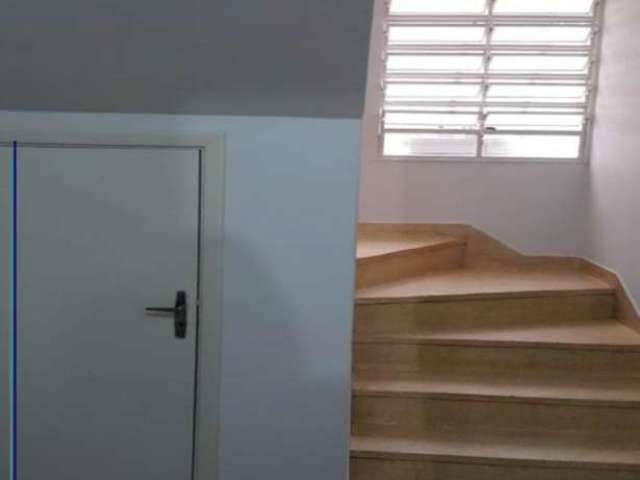 Casa/sobrado para locação no Jd. Macedo com 4 quartos sendo 1 suíte - 180,00 m² útil - Ribeirão Preto