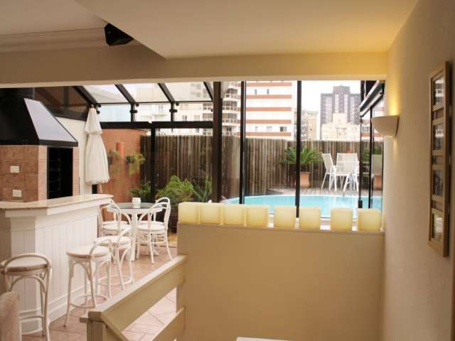 Cobertura duplex, piscina aquecida, churrasqueira, lareira, 4 quartos, 3 vagas, decorada,  champagnat