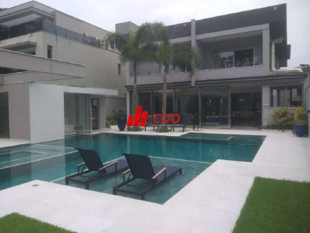 Riviera de São Lourenço linda casa no Modulo 17 com 5 suítes sala para 4 ambientes,terreno de 743 m² área construída de 511 m²