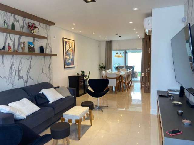 Casa com 3 quartos à venda na Avenida Vinícius de Moraes, 257, Córrego Grande, Florianópolis por R$ 1.890.000