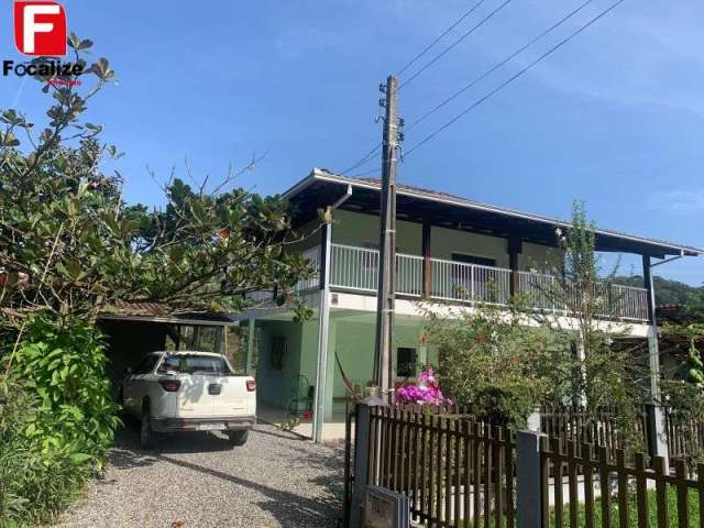 Casa com 4 quartos à venda na rua Euzébio Nascimento Silveira, Vila da Glória, São Francisco do Sul por R$ 450.000