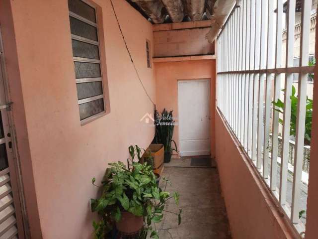 Casa com 2 Dormitórios, Edícula e 2 Vagas - na Vila Sacadura Cabral, Santo André