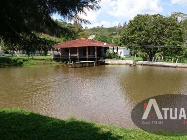 Sitio á venda - Nazaré Paulista /SP com 170.000 m² de terreno - com 3 lagos