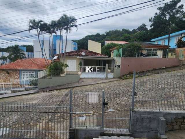 Casa com 4 quartos à venda na Rua Pedro Vieira Vidal, --, Pantanal, Florianópolis por R$ 965.000